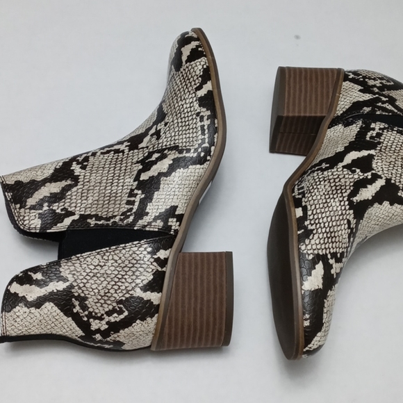 Dr. Scholl's Shoes - Black and white snake print booties size 11